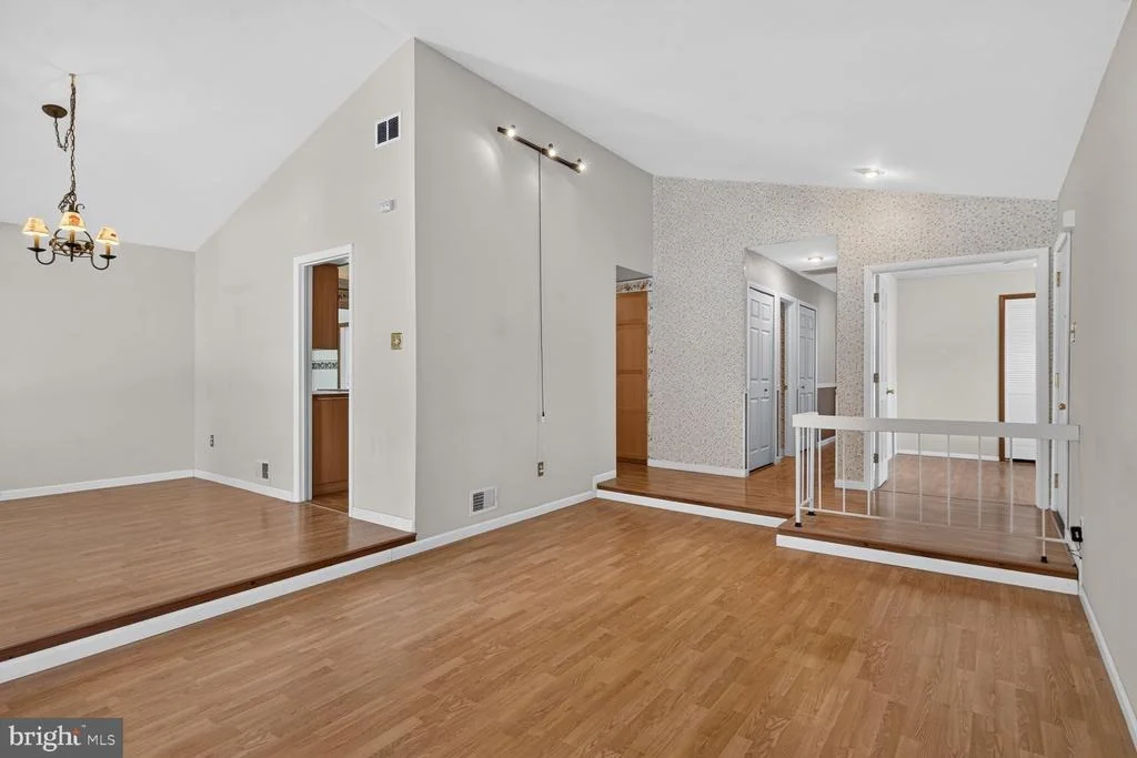 Photo of 323 AVONDALE DRIVE