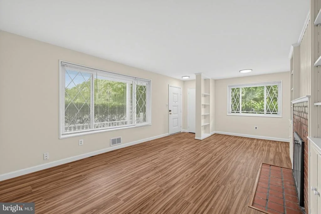 Photo of 2400 EUGENE STREET