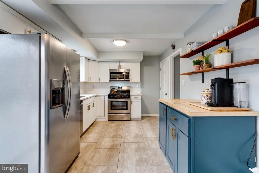 Photo of 6810 HUNTSMAN BOULEVARD