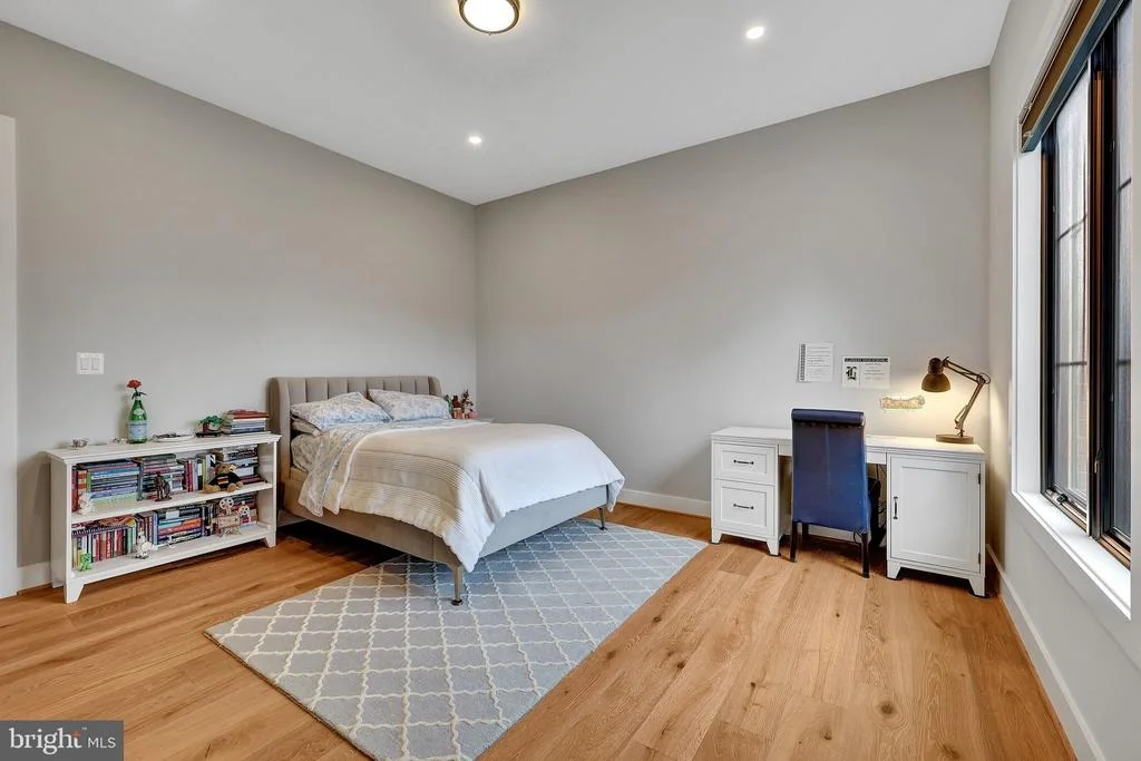 Photo of 1100 BALLS HILL ROAD