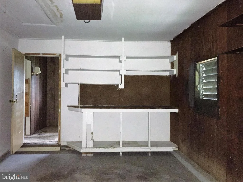 Photo of 433 CENTER STREET