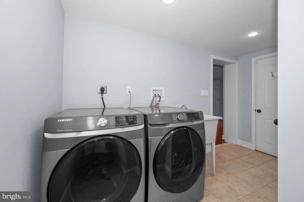 Photo of 6 E HAMILTON AVENUE