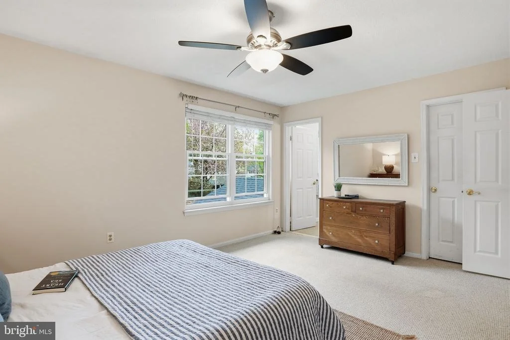Photo of 289 COLLEGE MANOR DRIVE