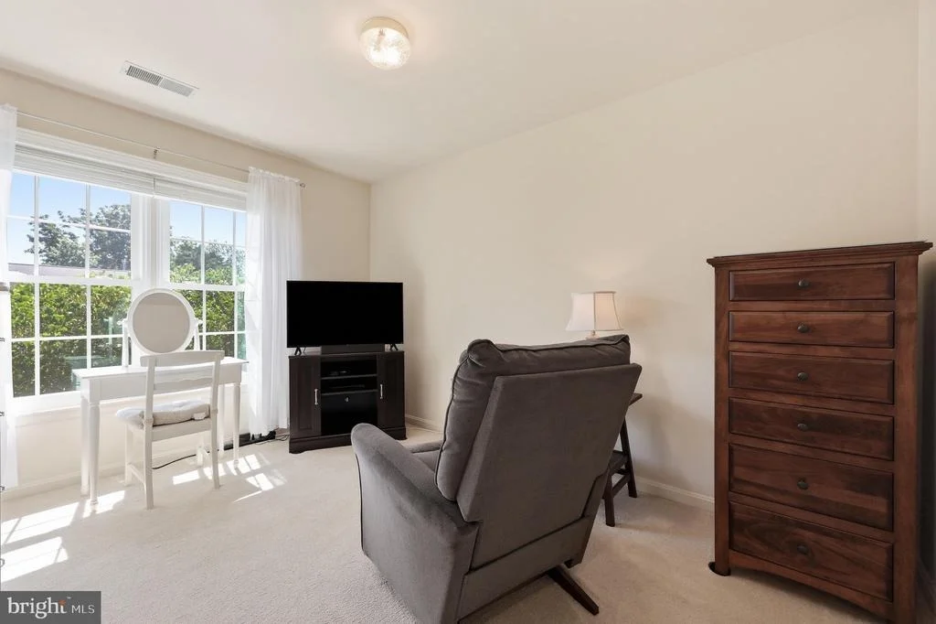 Photo of 1019 CHINABERRY DRIVE