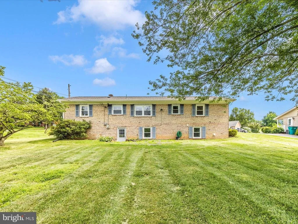 Photo of 22128 PIKESIDE DRIVE