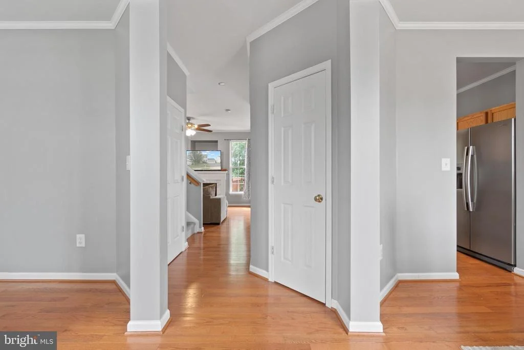 Photo of 6912 VERSAILLE DRIVE