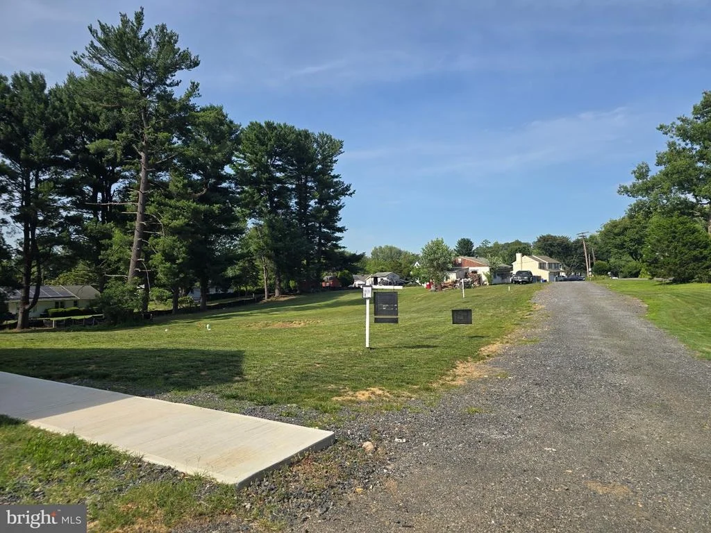 Photo of 8329 GROVE ANGLE ROAD
