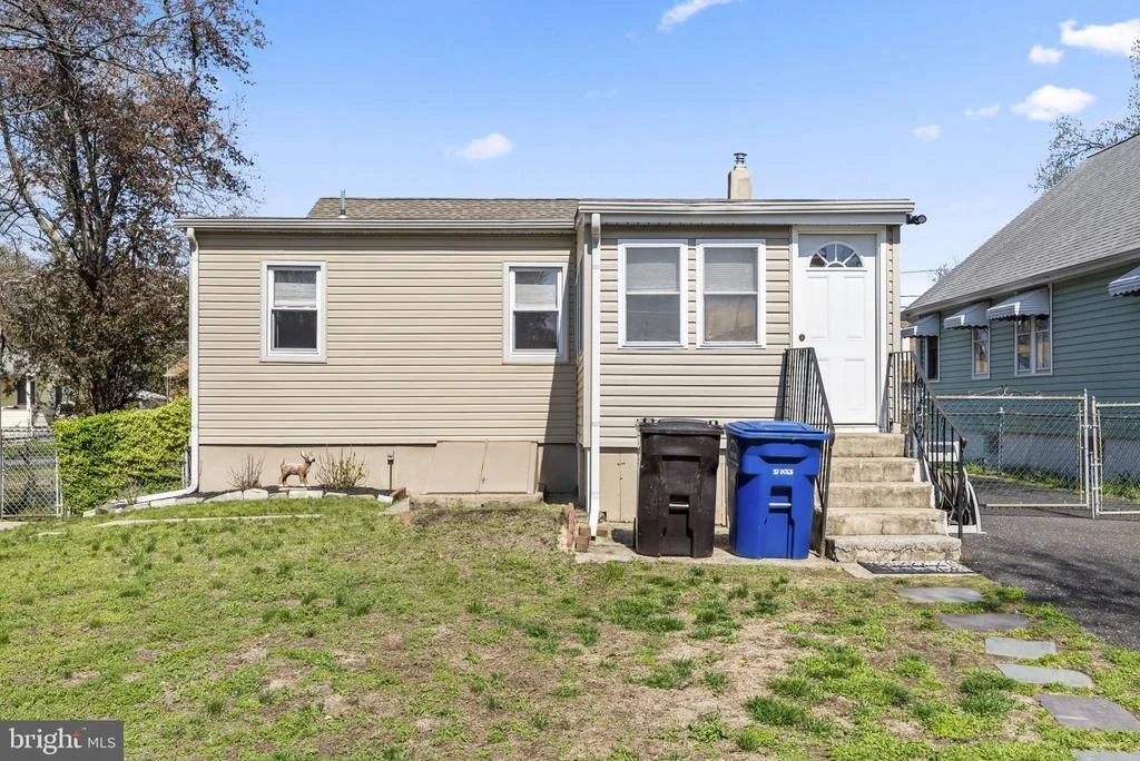 Photo of 61 ALDEN AVENUE