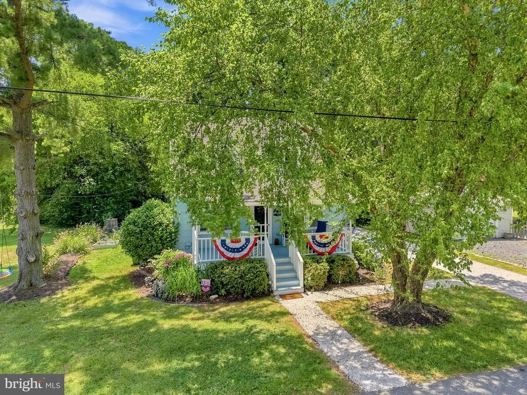 Photo of 21527 CHICKEN POINT ROAD