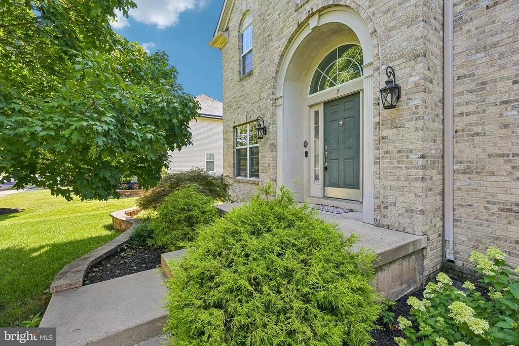 Photo of 7 LONGFELLOW LANE