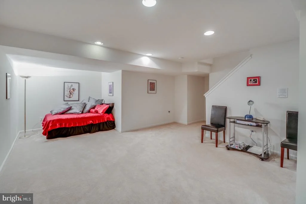 Photo of 254 LONE TREE DRIVE