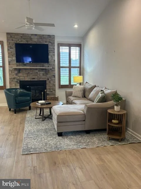 Photo of 25068 TREEVIEW LN