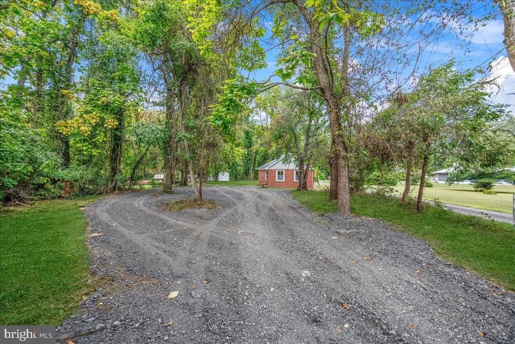 Photo of 714 E PASADENA ROAD