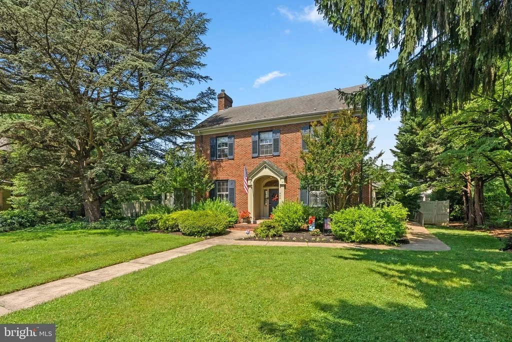 Photo of 305 COLLEGE PLACE