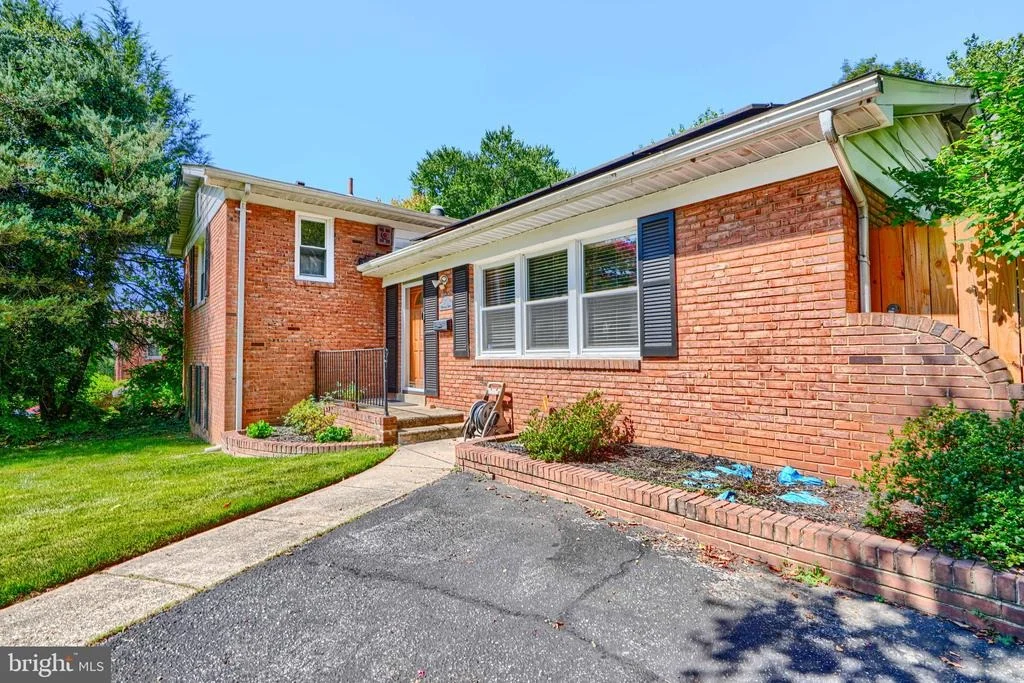 Photo of 10708 WOODSDALE DRIVE