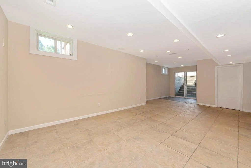 Photo of 638 BUSHYTAIL DRIVE