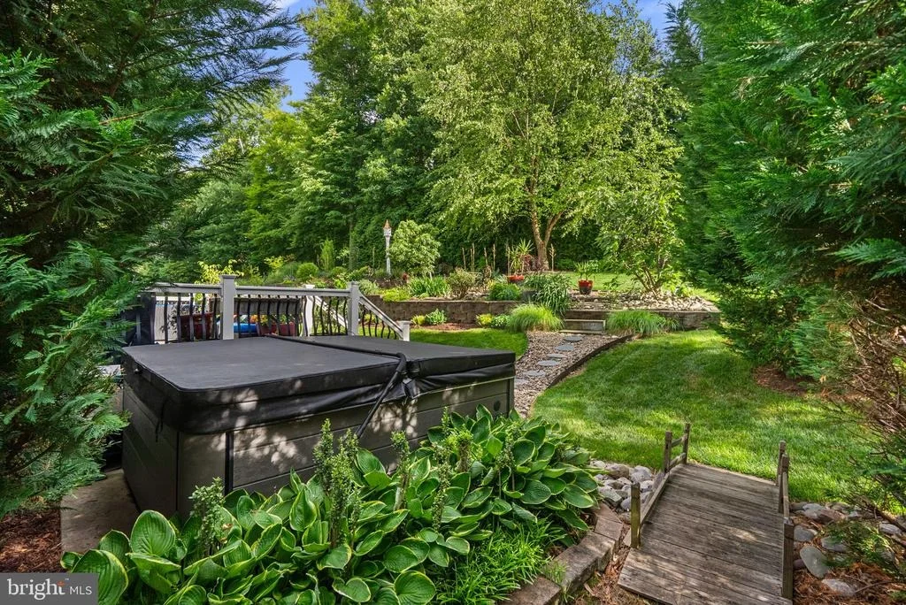 Photo of 7239 WINDSOR LANE