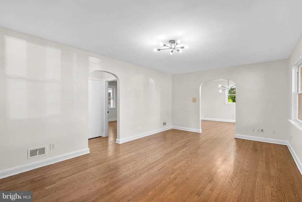 Photo of 531 FOREST VIEW ROAD