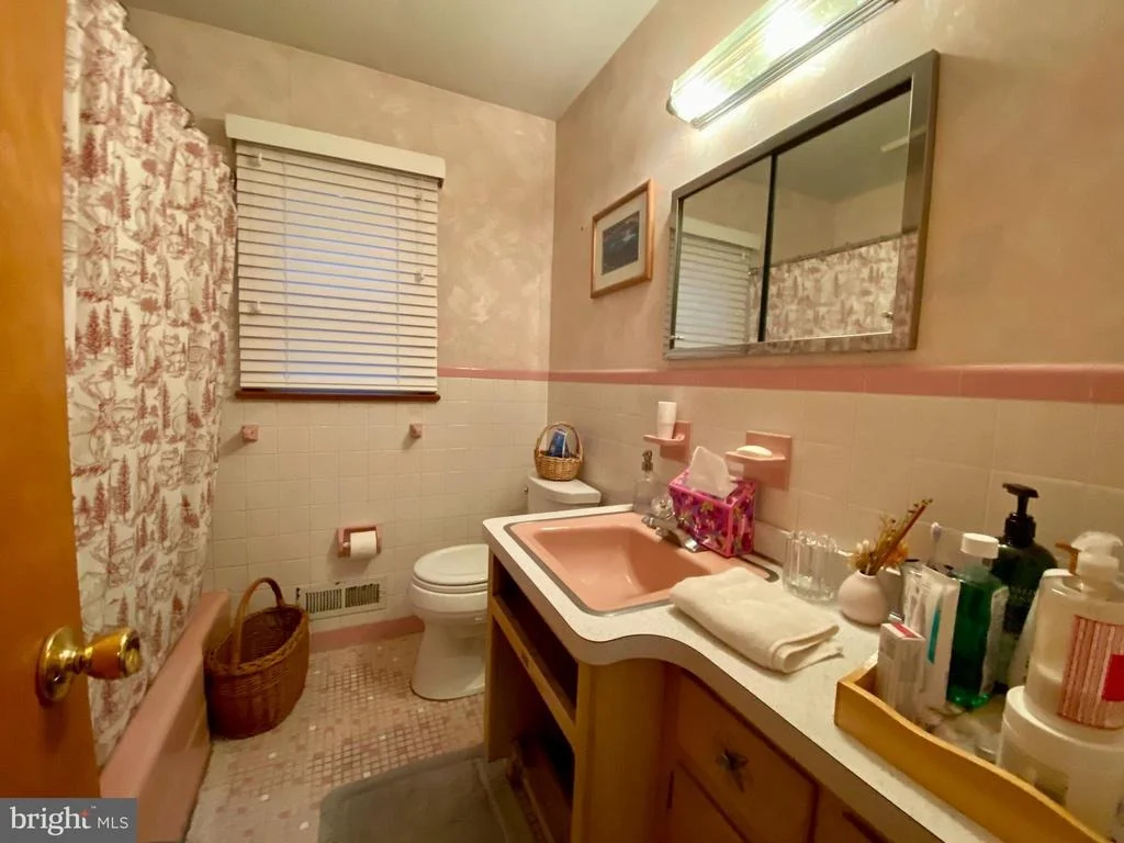 Photo of 418 MIDSTREAMS ROAD