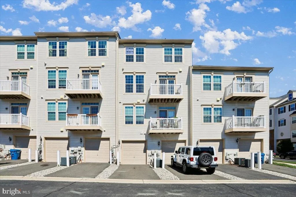 Photo of 7481 BRUNSON CIRCLE