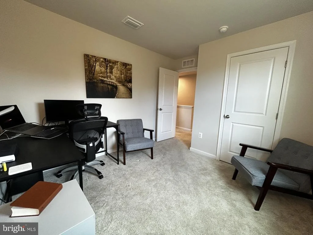Photo of 840 WINGTIP WAY