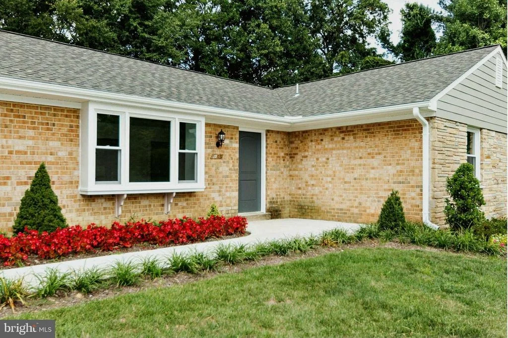 Photo of 3905 QUEEN MARY DRIVE