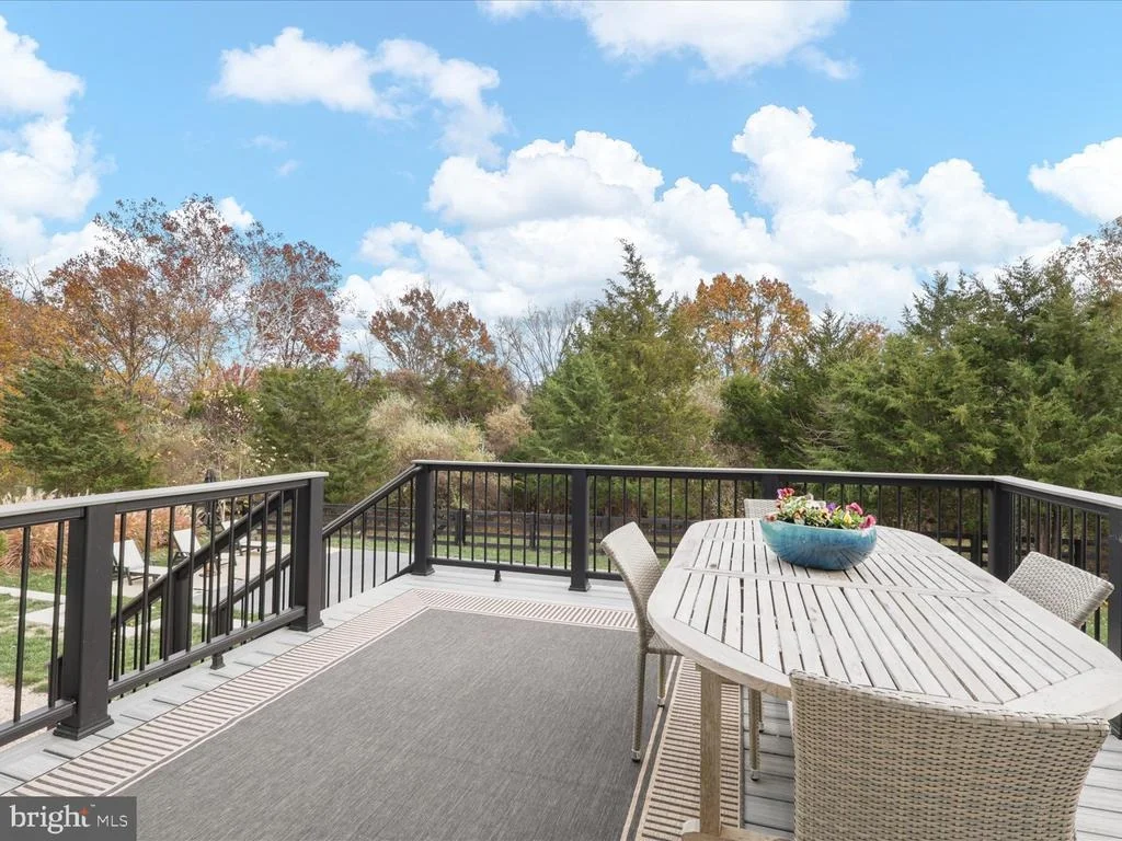 Photo of 25970 LIQUIDAMBAR LANE