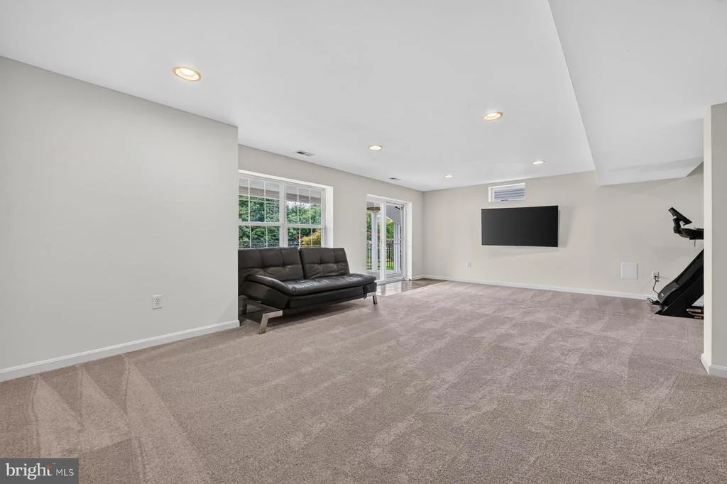 Photo of 810 MORAN DRIVE