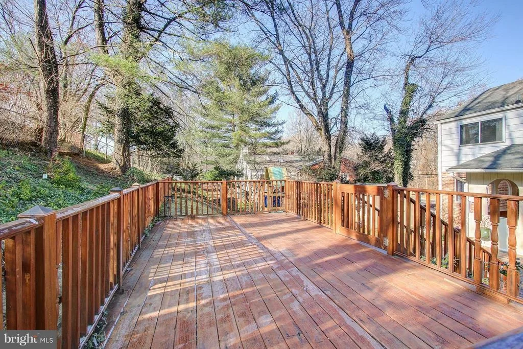 Photo of 416 LAMBERTON DRIVE