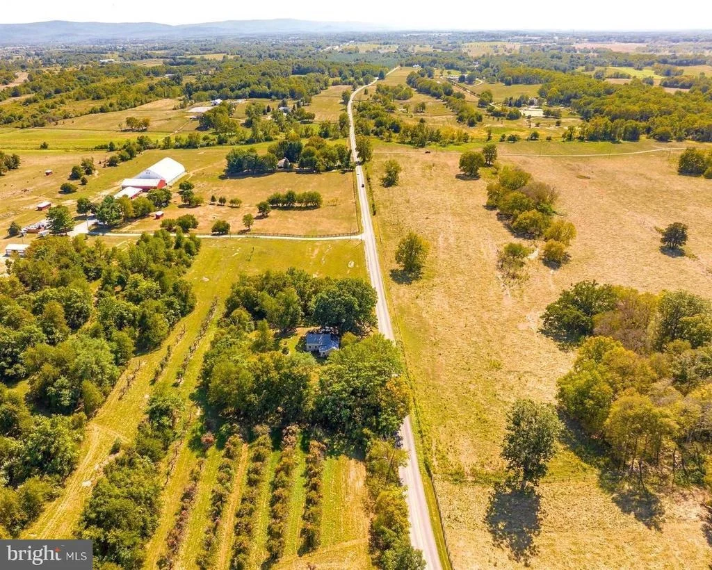 Photo of 1752 SUMMIT POINT ROAD