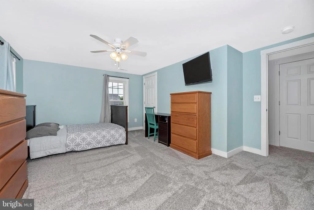 Photo of 1 E E STREET