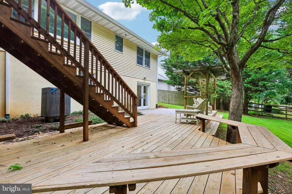 Photo of 24833 SHOWBARN CIRCLE
