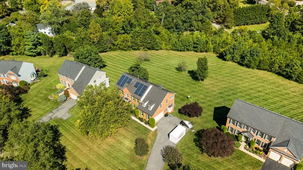 Photo of 805 LINDSEY MANOR LANE