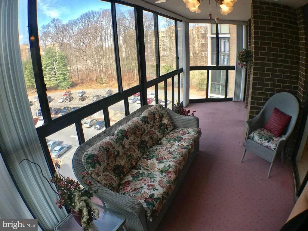 Photo of Unit 4607 at 15100 INTERLACHEN DRIVE