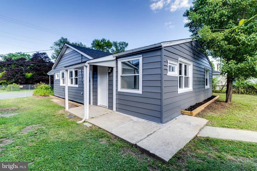 Photo of 1318 WILSON POINT ROAD