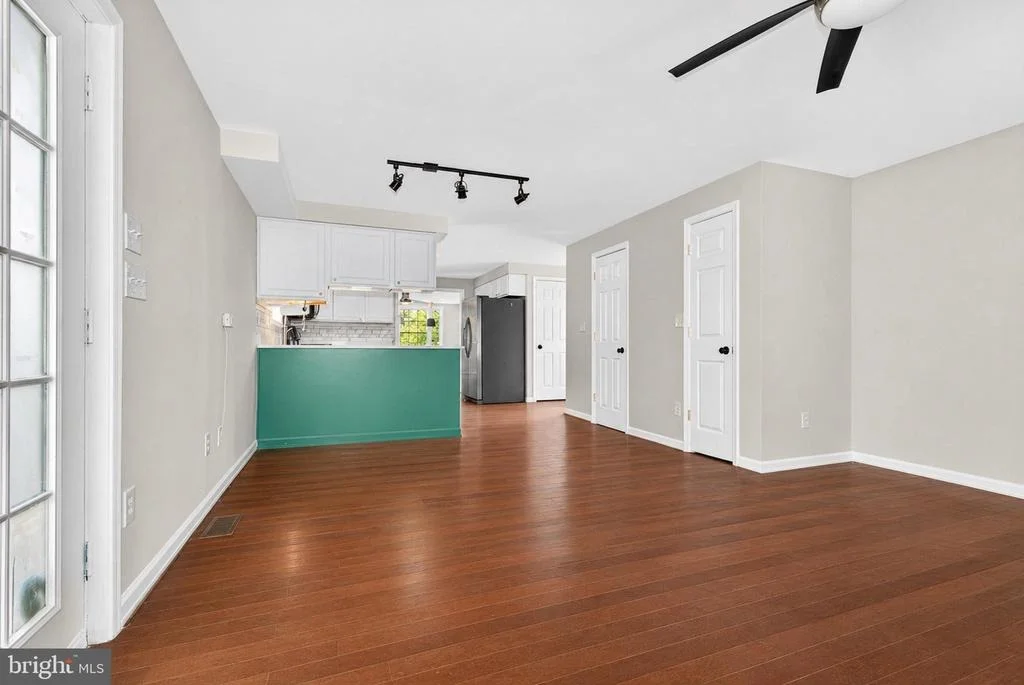 Photo of 1406 WALNUT AVENUE