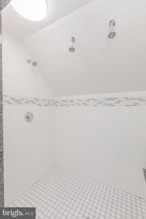 Photo of 2240 GREENVALLEY DRIVE