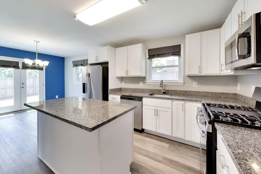 Photo of 5816 AMELIA STREET