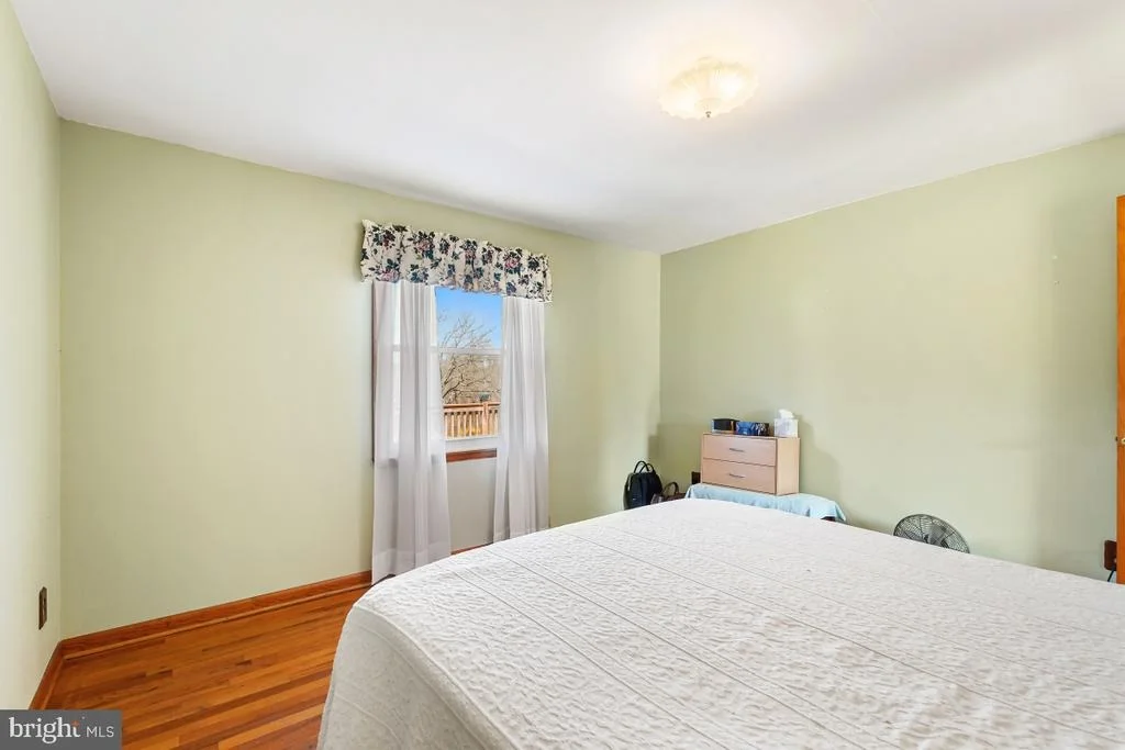 Photo of 18208 MUNCASTER ROAD