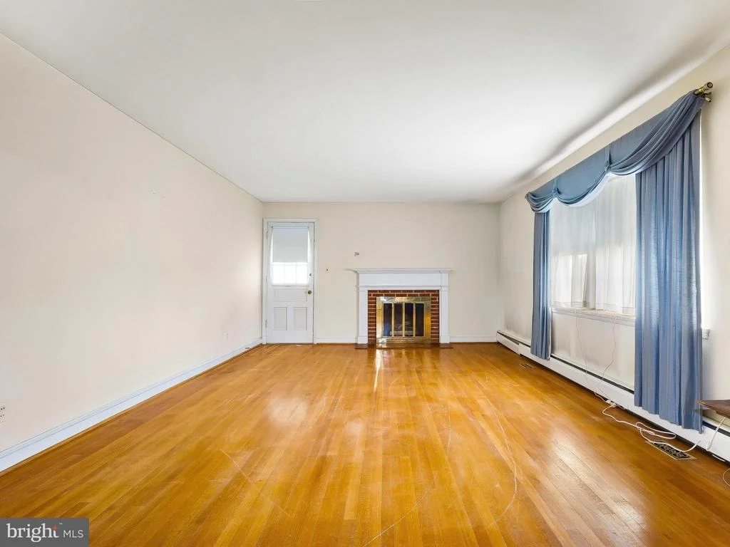 Photo of 17305 BATCHELLORS FOREST ROAD