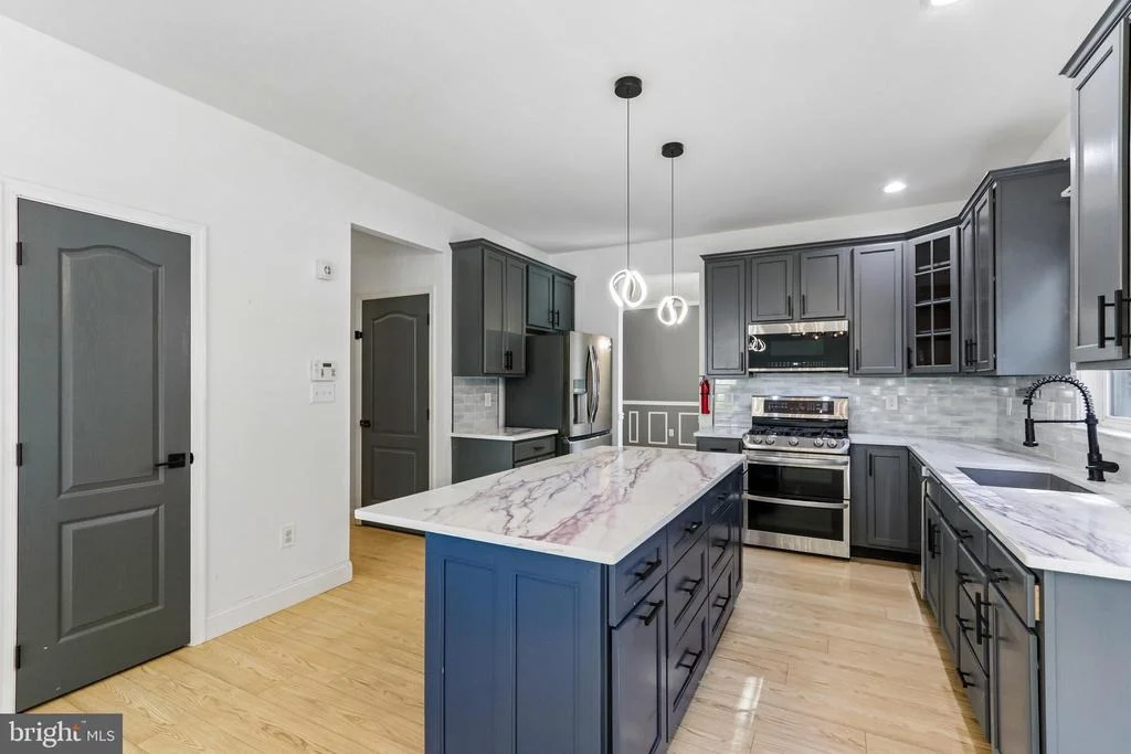 Photo of 7 LONGFELLOW LANE