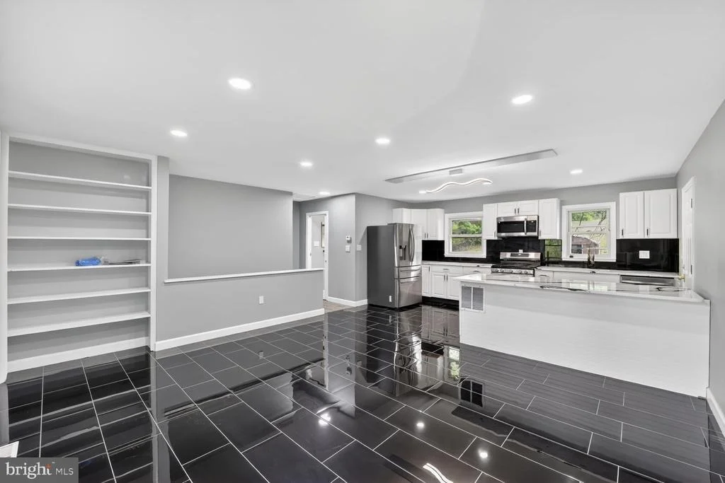 Photo of 3604 HALLOWAY N