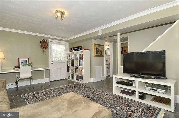 Photo of 1130 CAMERON ROAD