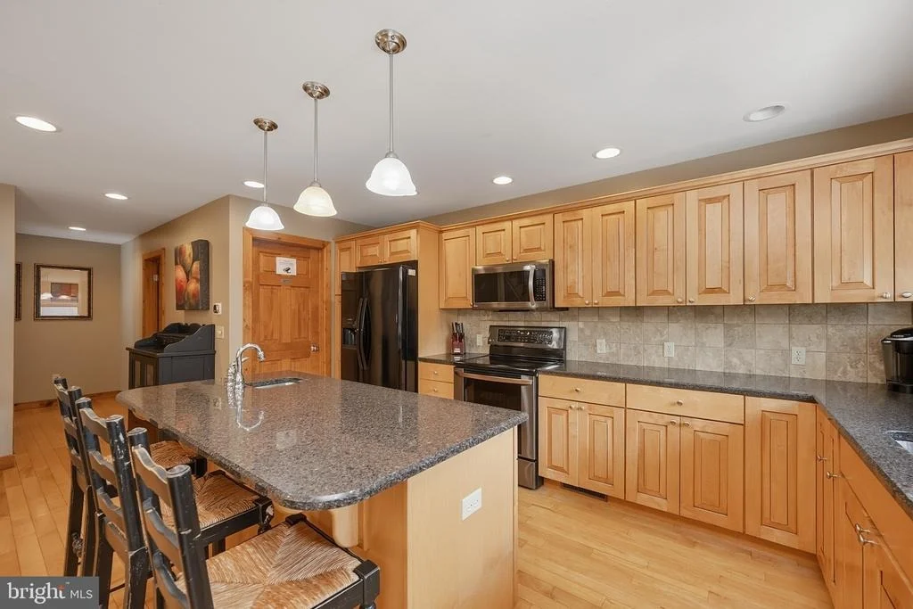 Photo of 250 LAKE POINTE DRIVE