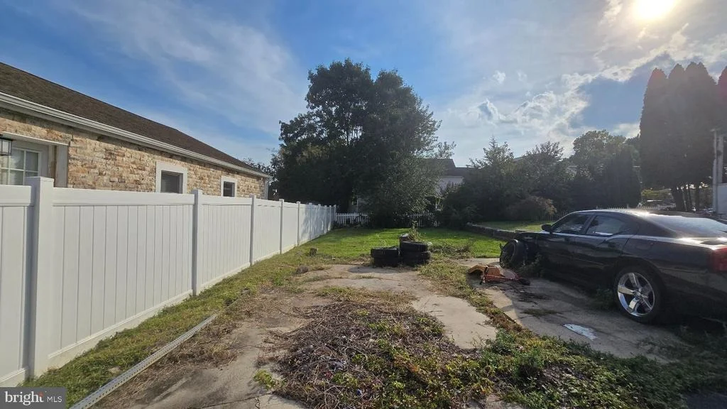 Photo of 140 ROBBINS AVENUE