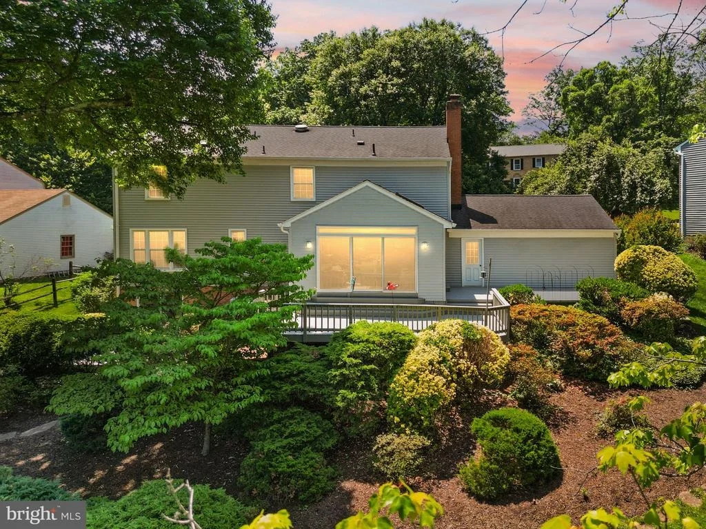 Photo of 2037 DURAND DRIVE