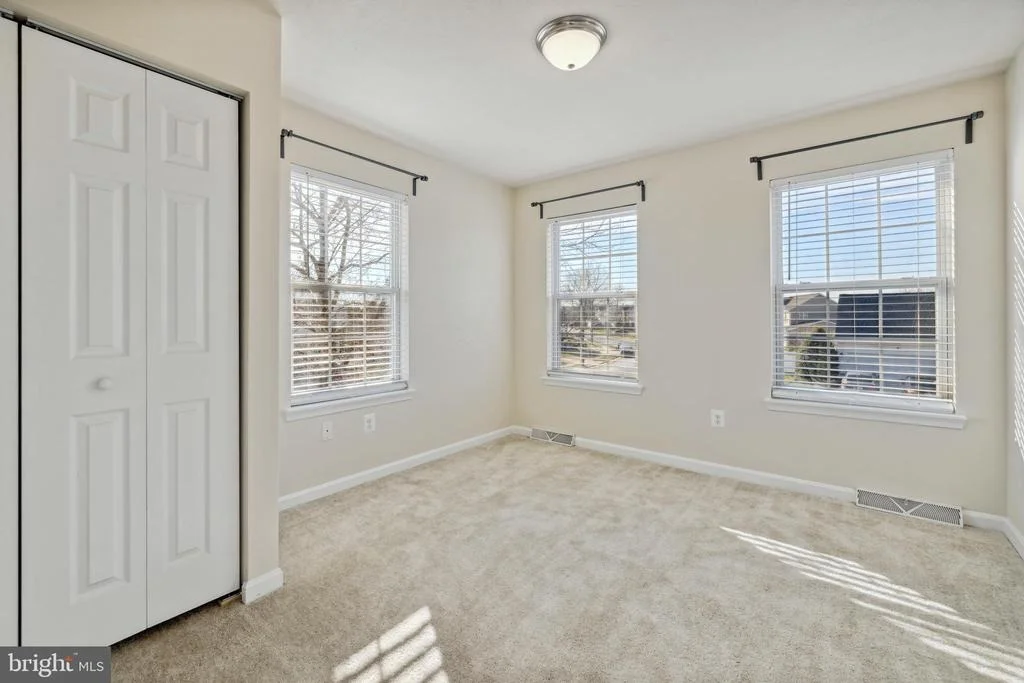 Photo of 4961 FARRINGDON COURT