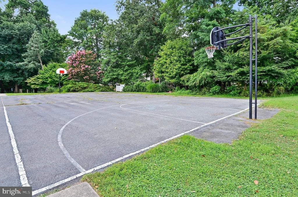 Photo of 2808 VILLAGE LANE