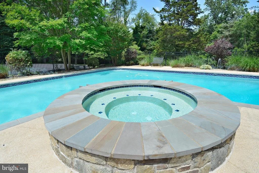 Photo of 2112 APPLE TREE LANE