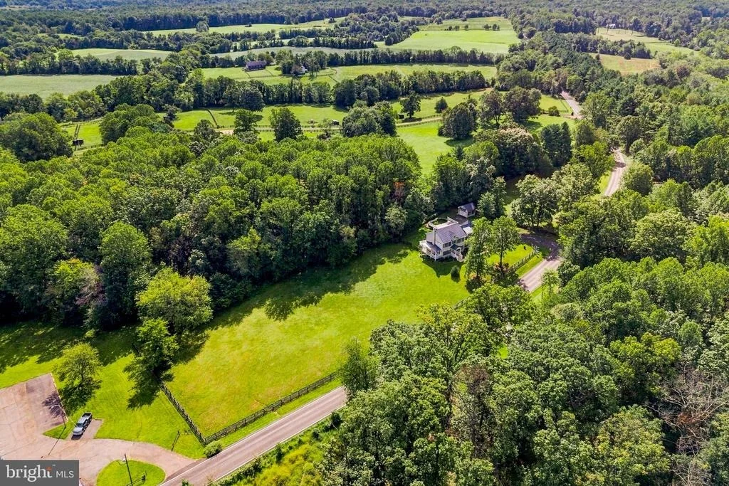 Photo of 7135 LEEDS MANOR ROAD